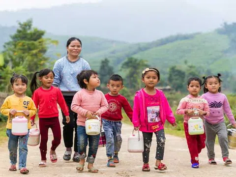 Nghệ An: “Góp cơm” để con đến trường học chữ