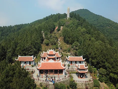 Cận cảnh “Hoan châu đệ nhất danh lam” ở Hà Tĩnh ngày đầu xuân