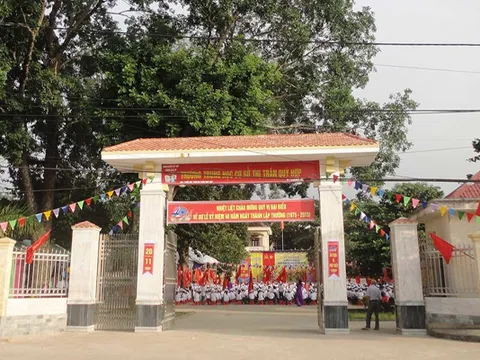 Vụ thầy giáo tát học sinh ở Nghệ An: Có 12 đơn tường trình