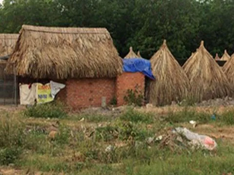 Bắt ổ mại dâm trong quán cà phê: Chuyên phục vụ tài xế xe tải