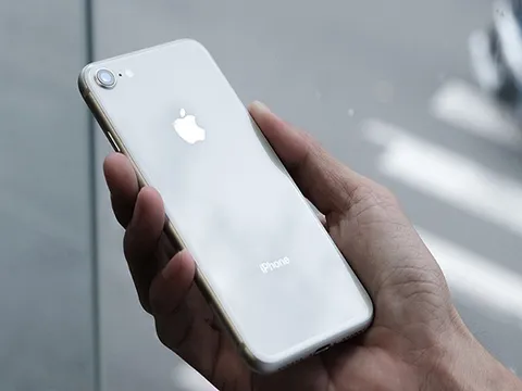 iPhone 8 giảm giá chỉ còn 5,4 triệu đồng nhân dịp 8-3