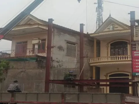 Hà Tĩnh: Ngang nhiên làm nhà trên chỉ giới hành lang quốc lộ