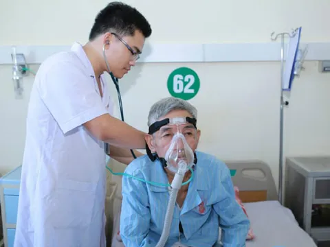 Nghệ An: Bác sĩ trẻ 8x hết lòng vì người bệnh