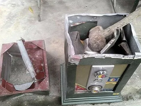 Nghệ An: Tên trộm dùng búa phá két sắt cuỗm hàng trăm triệu đồng