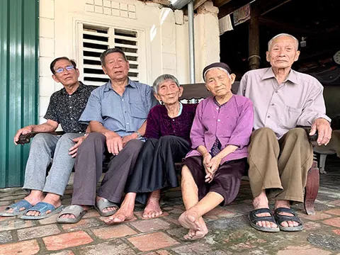 Bí quyết sống khoẻ của 5 chị em ruột tuổi trung bình hơn 90 ở Hà Tĩnh