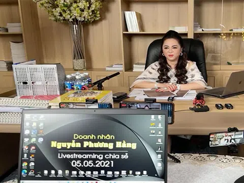 Bà Phương Hằng livestream gửi lời “khẩn cầu” Hoài Linh, mong mỏi nghệ sĩ này lên tiếng sau loạt lùm xùm