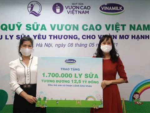 1,7 triệu hộp sữa sẽ được Vinamilk sẽ gửi đến trẻ em khó khăn qua Quỹ vươn cao Việt Nam