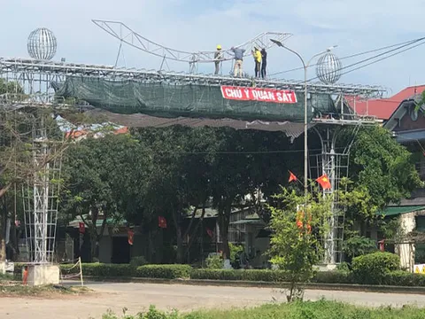 Nghệ An: Xôn xao việc chi gần 15 tỷ đồng xây cổng chào, thay thế điện chiếu sáng
