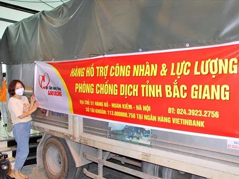 Nghệ An hỗ trợ phương tiện chở hàng hóa thiết yếu đến từ vùng có dịch