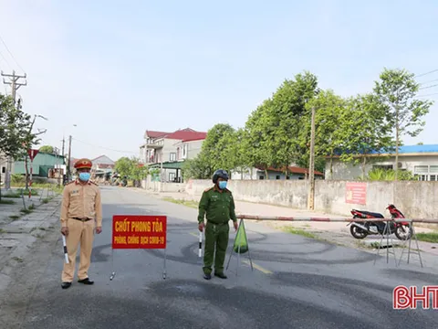 Hà Tĩnh lập 13 chốt, phong tỏa thêm 3 thôn tại xã Thạch Trung