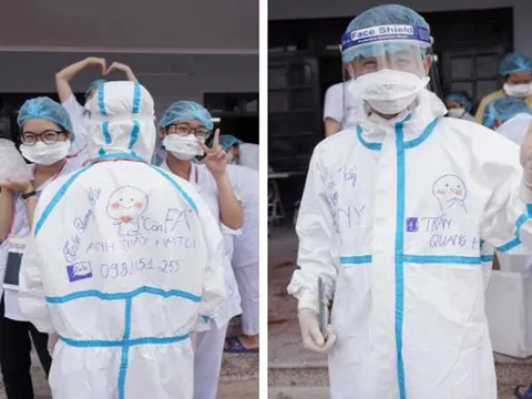 Xôn xao "Anh" thầy trường Y đi chống dịch tranh thủ để lại info kiếm bồ trên áo bảo hộ