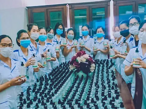 Nghệ An: Hơn 1.000 sinh viên, giảng viên Y khoa Vinh viết đơn tình nguyện tham gia phòng, chống dịch Covid-19