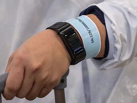 Vòng tay thông minh made in Việt Nam hỗ trợ phòng, chống Covid-19 chính thức thử nghiệm từ tuần sau