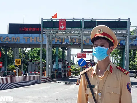 Rang mình trong "chảo lửa" thành Vinh chặn Covid-19