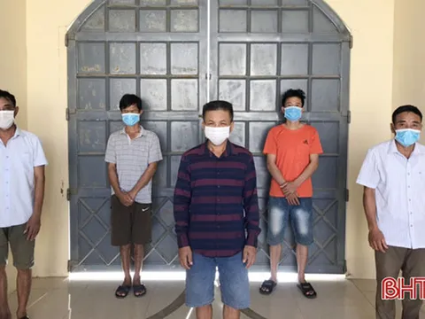 Hà Tĩnh: Bắt nhóm đánh bạc tại một trang trại trong rừng sâu