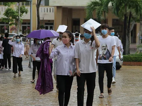 Nghệ An: Mang điện thoại vào phòng thi, 1 thí sinh bị đình chỉ