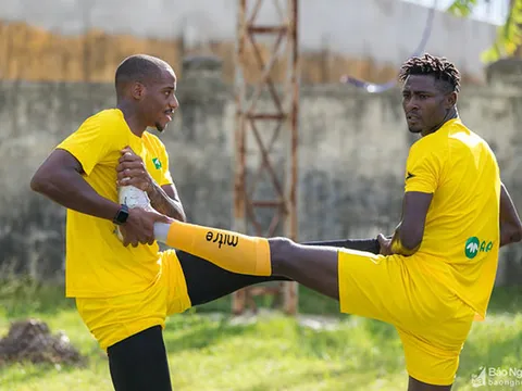 Cận cảnh buổi tập đầu tiên của hai ngoại binh thử việc tại SLNA