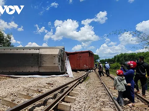 Lật tàu hàng tại tỉnh Quảng Trị