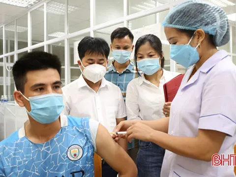 Hà Tĩnh đã tiêm an toàn vắc-xin phòng Covid-19 cho 25.793 người trong đợt thứ 3