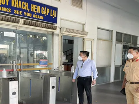 17h chiều nay, công dân làm thủ tục lên tàu tại Ga Sài Gòn để về Hà Tĩnh