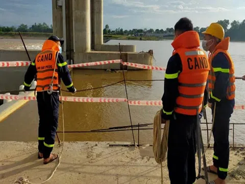 Nghệ An: Phát hiện thi thể người phụ nữ đang phân hủy tại đập Bara Đô Lương