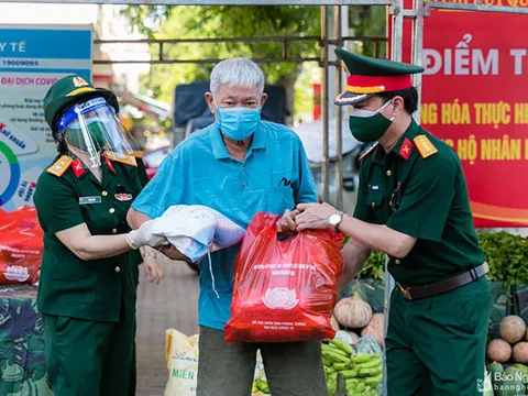 "Gian hàng 0 đồng" của những người lính áo xanh tại TP Vinh