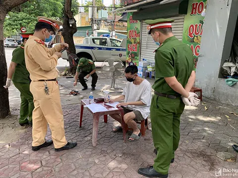 Nam thanh niên ở thành phố Vinh dương tính ma túy, lái xe vượt chốt khi bị cảnh sát kiểm tra 