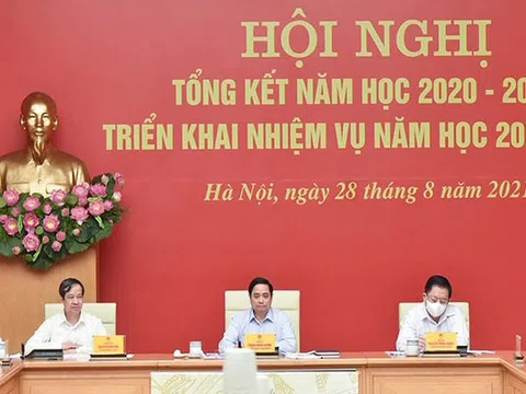 Thủ tướng Chính phủ yêu cầu xây dựng kế hoạch tiêm vắc xin cho học sinh