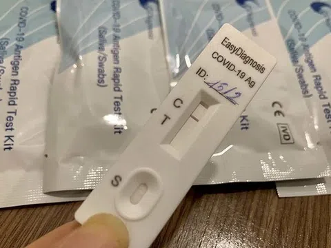 ''Cháy'' kit test COVID-19, giá tăng chóng mặt, Hà Nội chỉ đạo hỏa tốc