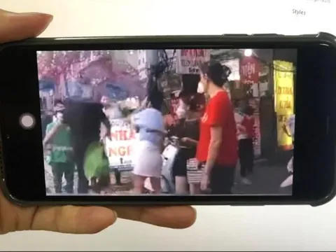 Nữ tài xế bị 2 người đàn ông hành hung sau va chạm giao thông đang mang thai