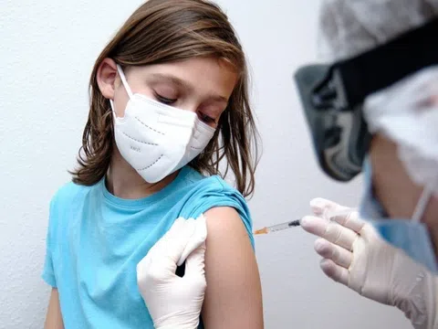 Tiêm vaccine COVID-19 giúp trẻ tránh mắc hội chứng viêm đa cơ quan