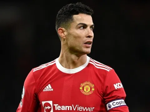 Chê Man Utd thiếu tham vọng, Ronaldo muốn ra đi ngay lập tức