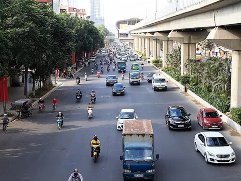 Hà Nội: Từ 6/8, phân làn tách dòng ô tô, xe máy trên đường Nguyễn Trãi