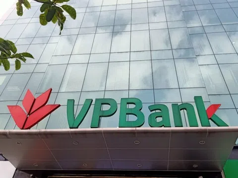 Một lãnh đạo VPBank bán cổ phiếu khi chưa đăng ký thông tin