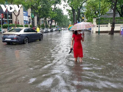 Dự báo thời tiết hôm nay: Bắc Bộ và Trung Bộ có mưa rất to, đề phòng lũ quét, sạt lở đất