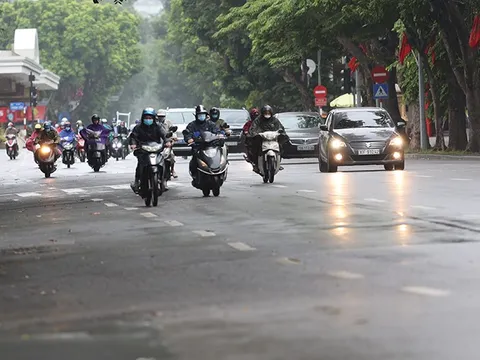 Hà Nội chuyển mưa rét, miền Trung mưa rất to