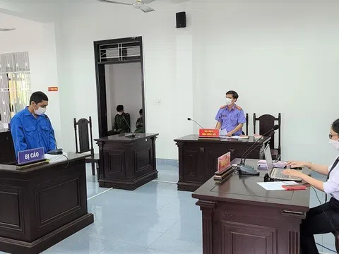 Thanh niên say xỉn, cầm xẻng đuổi đánh nữ phó chủ tịch phường