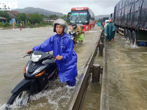 Thời tiết ngày 10/11: Miền Trung tiếp tục mưa to, nguy cơ ngập úng cục bộ