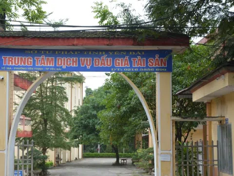 Yên Bái: Bắt Giám đốc Trung tâm đấu giá