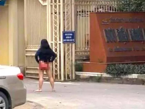 Người phụ nữ không mặc quần, đứng chửi bới trước cổng trụ sở Bưu điện tỉnh Nghệ An