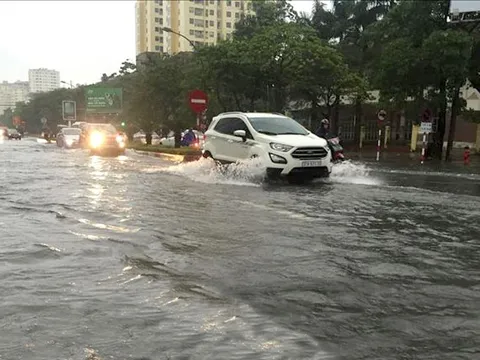 Mưa lớn ở Trung Bộ diễn biến phức tạp và còn kéo dài