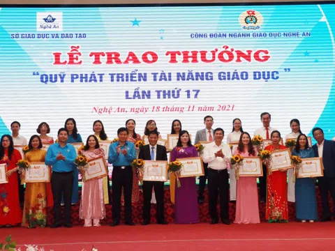 Nghệ An: 19 nhà giáo được trao thưởng "Quỹ phát triển tài năng giáo dục“