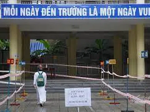 Nữ giáo viên mắc Covid-19, hàng trăm học sinh dừng học trực tiếp