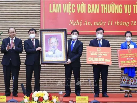 Chủ tịch nước Nguyễn Xuân Phúc làm việc tại Nghệ An