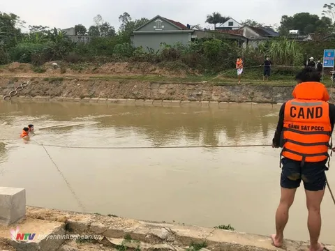 Nghệ An: Tìm kiếm người phụ nữ đuối nước mất tích trên sông