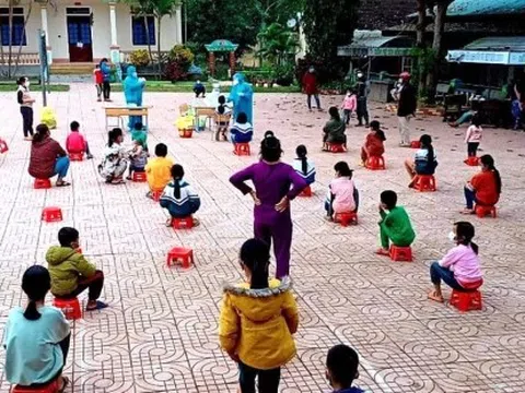 27 học sinh, 7 giáo viên, nhân viên trường dương tính sau vài ngày đi học