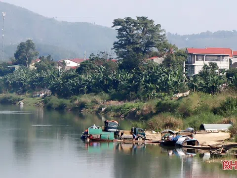 Hương Sơn (Hà Tĩnh): Làng chài đã “an cư” nhưng chưa thể “lạc nghiệp” bên dòng sông Ngàn Phố