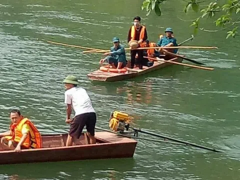 Lật thuyền trên sông ở Thanh Hóa, ông bà cùng cháu ngoại mất tích