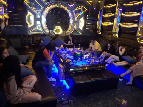 25 thanh niên dương tính với ma túy đang "bay lắc" trong quán karaoke lúc rạng sáng