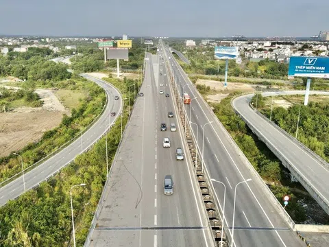 Thu hồi đề xuất "người có bằng lái ô tô dưới một năm không chạy quá 60km/h"